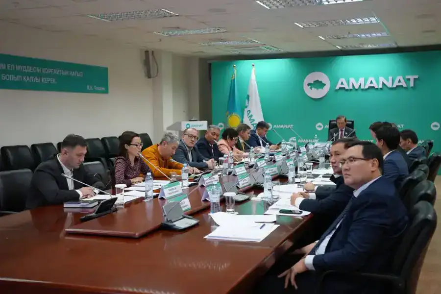 АО «Жасыл даму» представило отчет и новые инициативы на заседании Экологического совета при партии «AMANAT» (8)