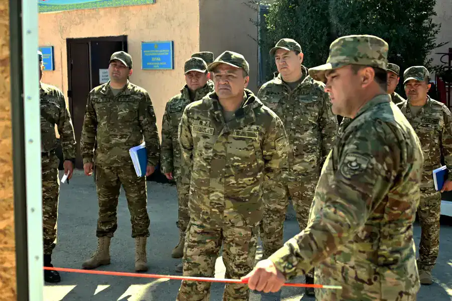 Заместитель министра обороны проверил готовность южных гарнизонов к зимнему периоду (9)