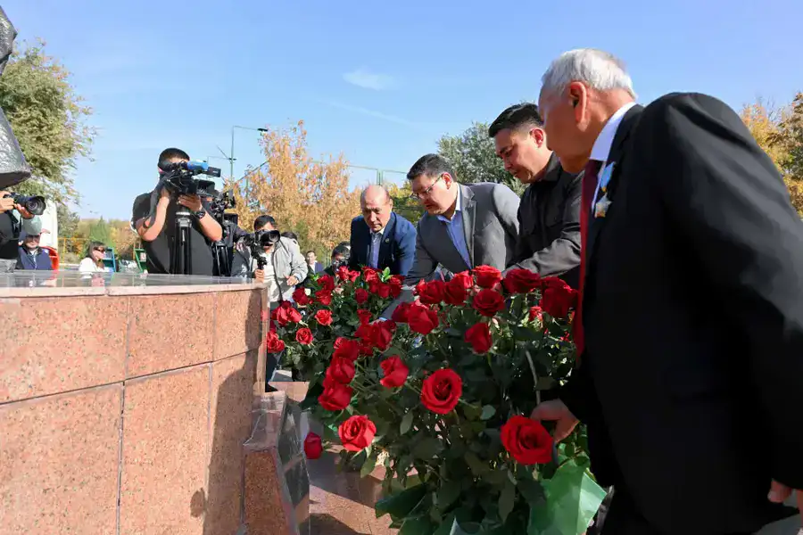 В Шымкенте был показан спектакль «Абай айтқан «Еңлік-Кебек» (2)