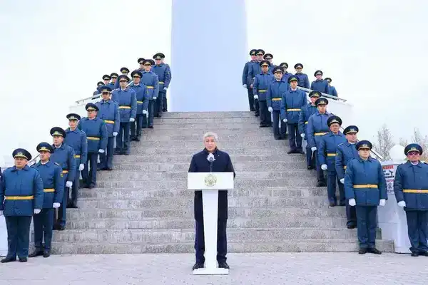 Сотни карагандинцев одновременно исполнили государственный гимн в День Республики (8)