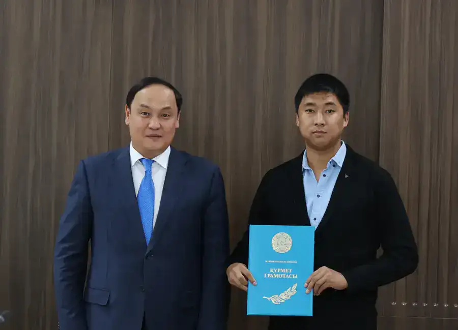 Ербол Карашукеев принял участие в расширенном заседании Совета регионального АНК (4)