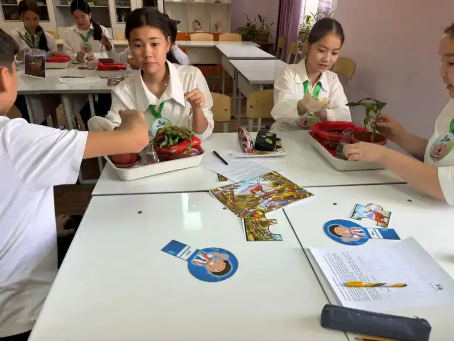 «Таза Қазақстан»: жители Шымкента и школьники приняли активное участие в экологических мероприятиях (5)