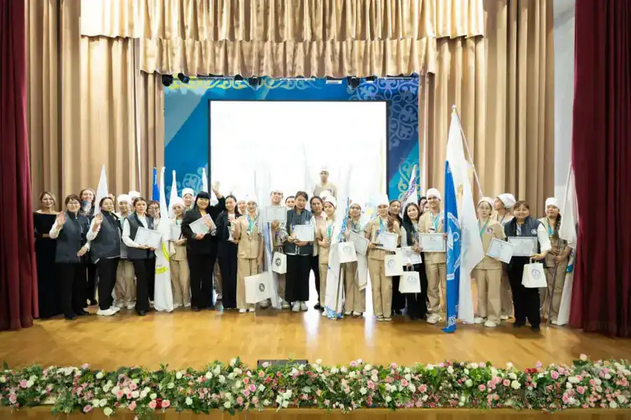 В КАЗАХСТАНЕ ПРОШЕЛ ЧЕМПИОНАТ «MEDSKILLS ZHETYSY-2025» ПО СПЕЦИАЛЬНОСТИ «СЕСТРИНСКОЕ ДЕЛО» (4)