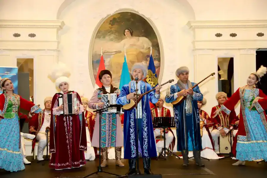 Праздничный концерт Кызылординских артистов завершился в Берне, Швейцария (8)