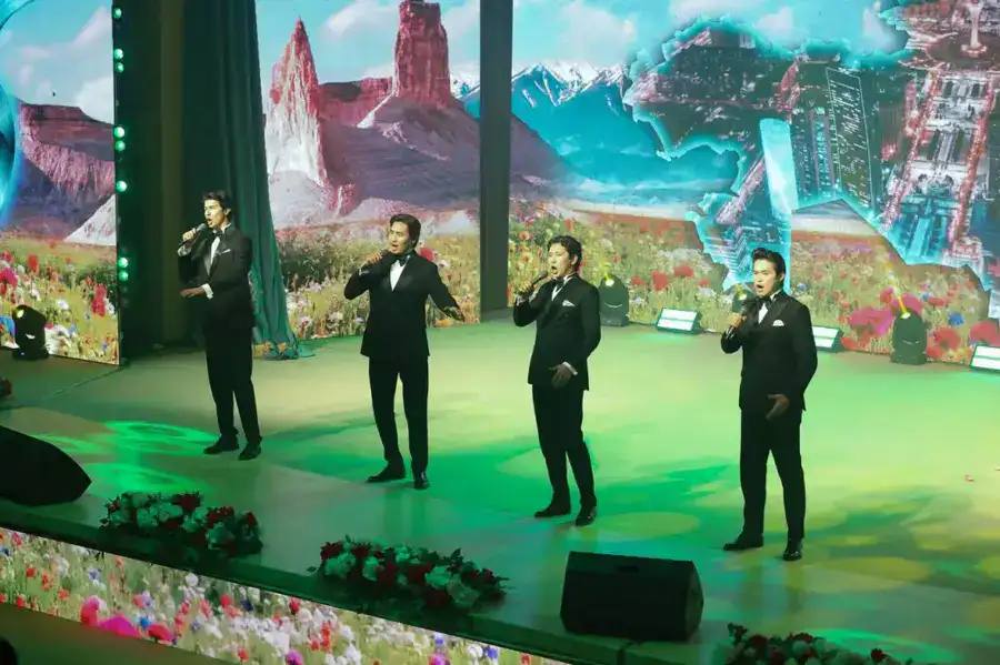 В Мангистау ко Дню Республики прошло торжественное мероприятие (8)