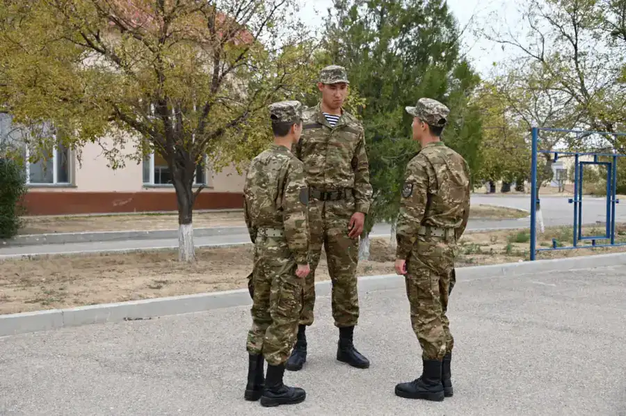 Самый высокий солдат служит в морской пехоте Казахстана (4)