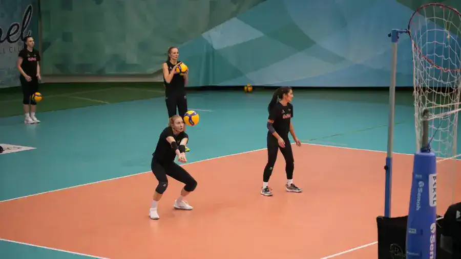 Спортсменки женского волейбольного клуба «Berel» ВКО вошли в тройку сильнейших команд страны (7)