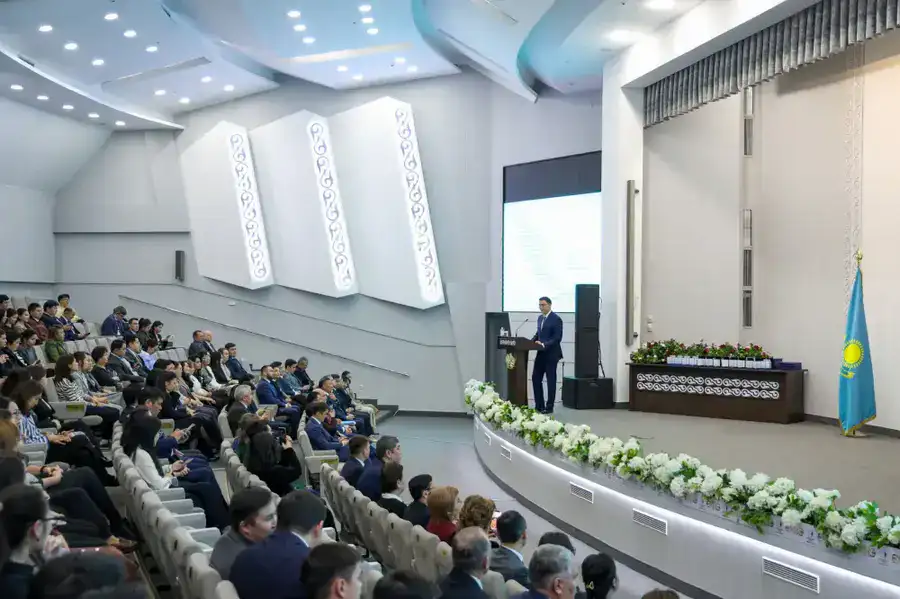 В Министерстве промышленности и строительства провели торжественную церемонию в честь Дня Республики (5)