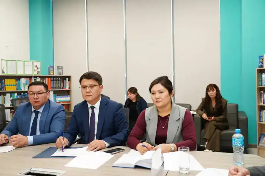 ТУРКЕСТАН: НА ЛИЧНОМ ПРИЕМЕ ОЗВУЧИЛИ ПРОБЛЕМЫ (2)