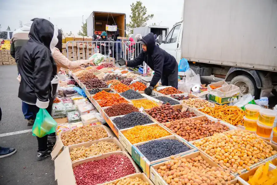 Доступные цены и 700 тонн свежих продуктов: в Астане прошла ярмарка аграриев из Карагандинской и Восточно-Казахстанской областей (2)