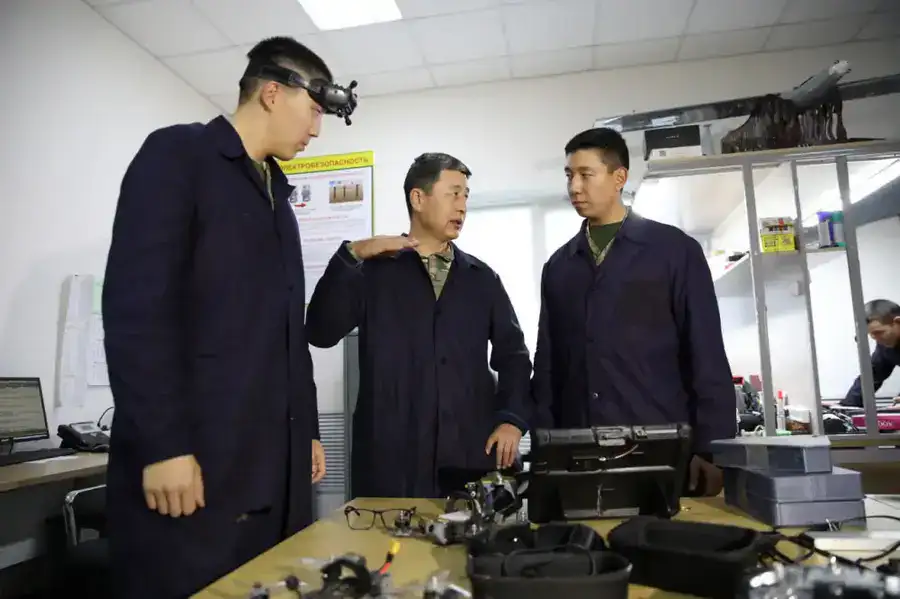 Когда служба – наука: школьники посетили технологический парк Национального университета обороны (7)