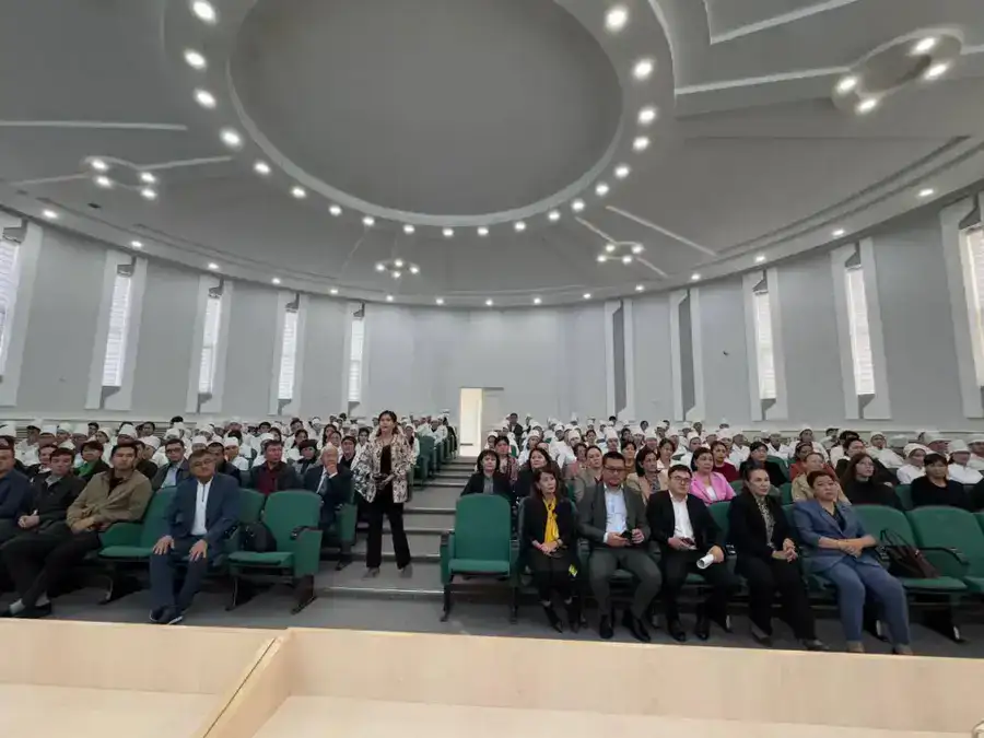 СПЕЦИАЛИСТЫ НИИКВБ ОБСУДИЛИ С УЗБЕКСКИМИ КОЛЛЕГАМИ НОВЫЕ МЕТОДЫ ЛЕЧЕНИЯ ЭНДОКРИННЫХ ЗАБОЛЕВАНИЙ (3)