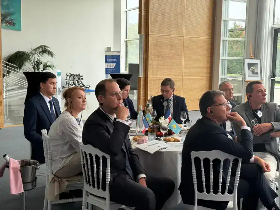 Делегация Жамбылской области провела переговоры во Франции по развитию инвестиционного сотрудничества (3)