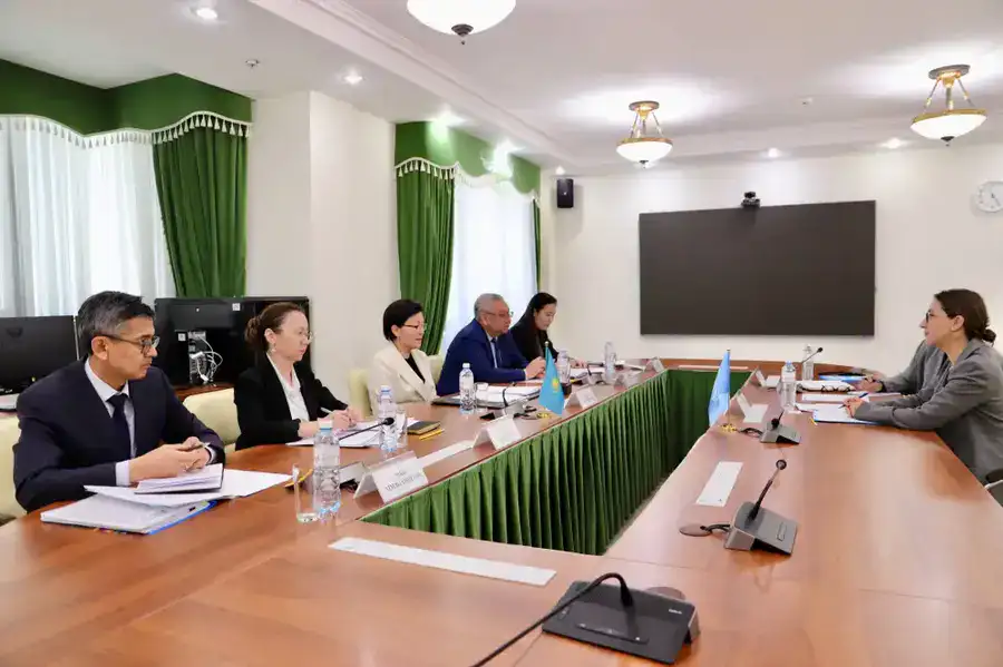 С. Жакупова встретилась с представителем «ООН-женщины» Д. Гувен Гурес (4)