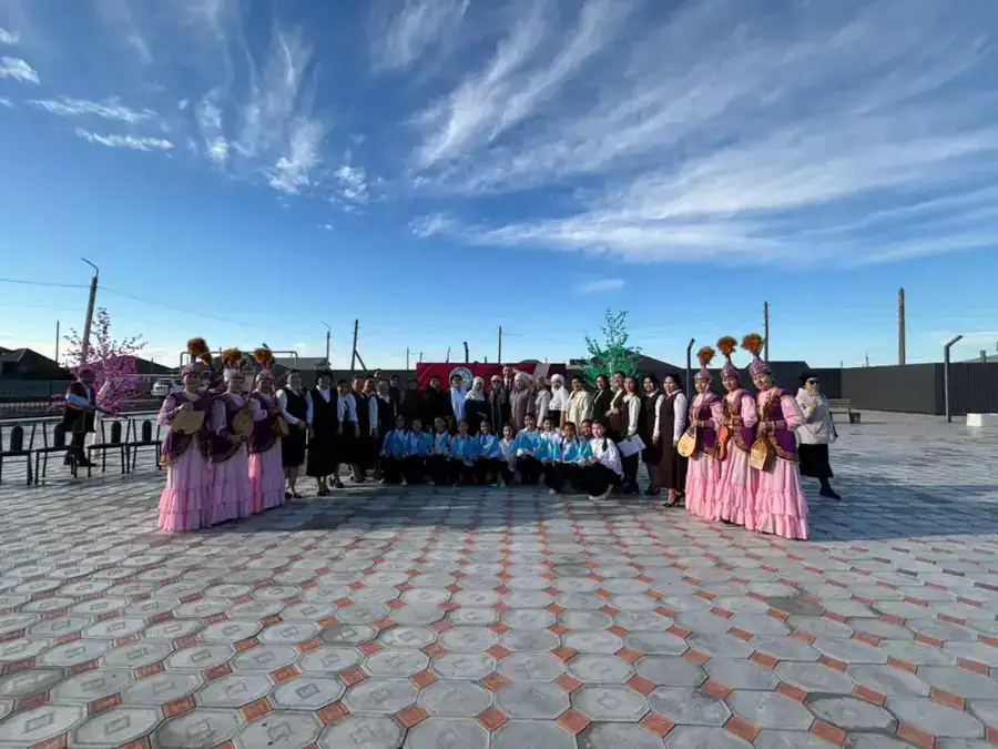 В Исатайском районе открылся Парк учителя (5)