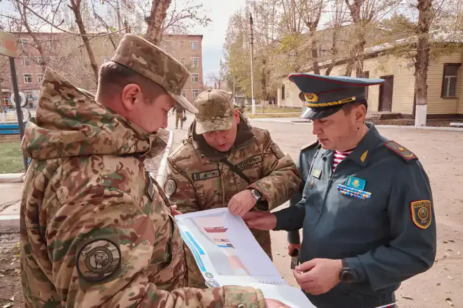 Главнокомандующий Национальной гвардией проверил воинские части в городе Усть-Каменогорск (8)