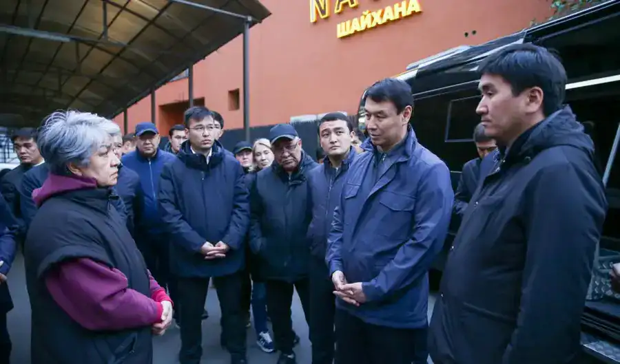 Аким Алматы рассмотрел обращения жителей по вопросам благоустройства и застройки (4)