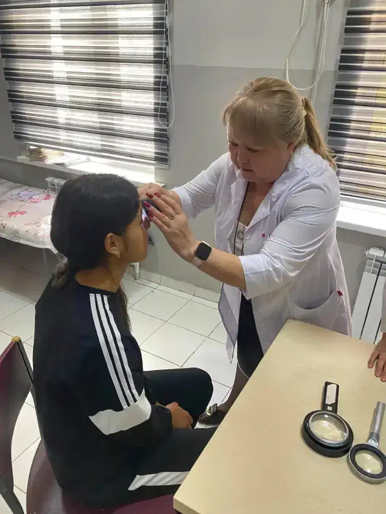 Специалисты КНЦДИЗ поделились опытом и провели приём более 100 пациентов в г. Нукус (3)