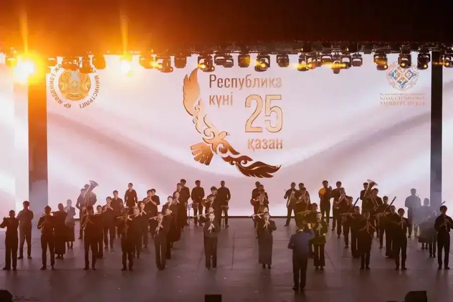 Аида Балаева вручила государственные награды деятелям культуры и медиасферы (9)