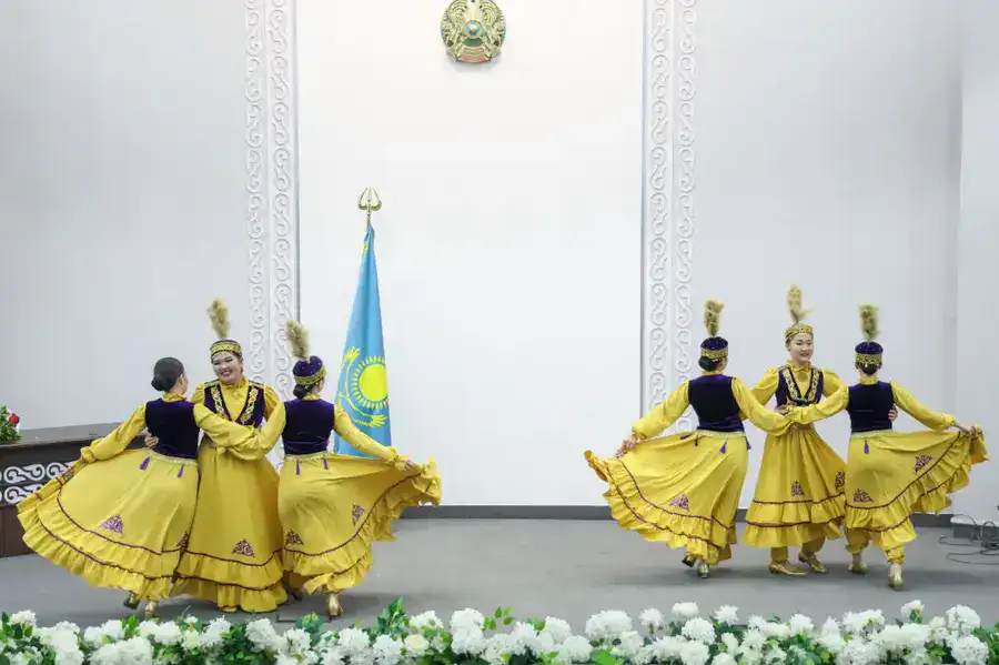 В Министерстве промышленности и строительства провели торжественную церемонию в честь Дня Республики (7)