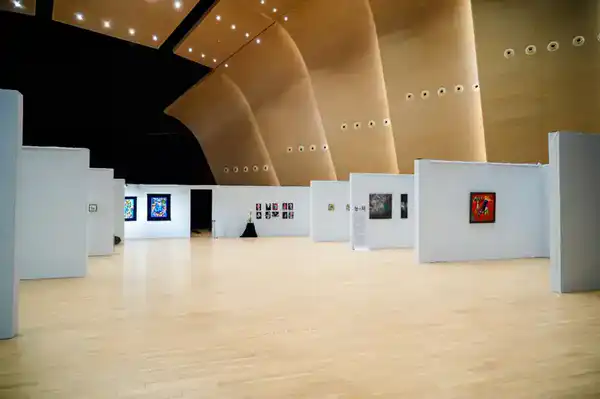 Современное искусство Центральной Азии: в Астане проходит выставка-ярмарка (7)