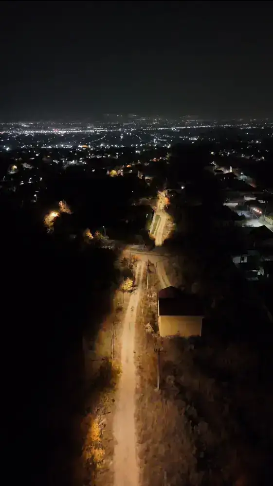 В Наурызбайском районе модернизируют освещение на 51 улице (3)