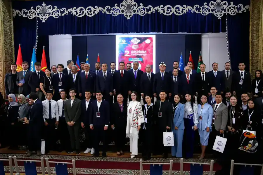 Делегация Казахстана приняла участие во II Молодежном форуме тюркского мира (3)