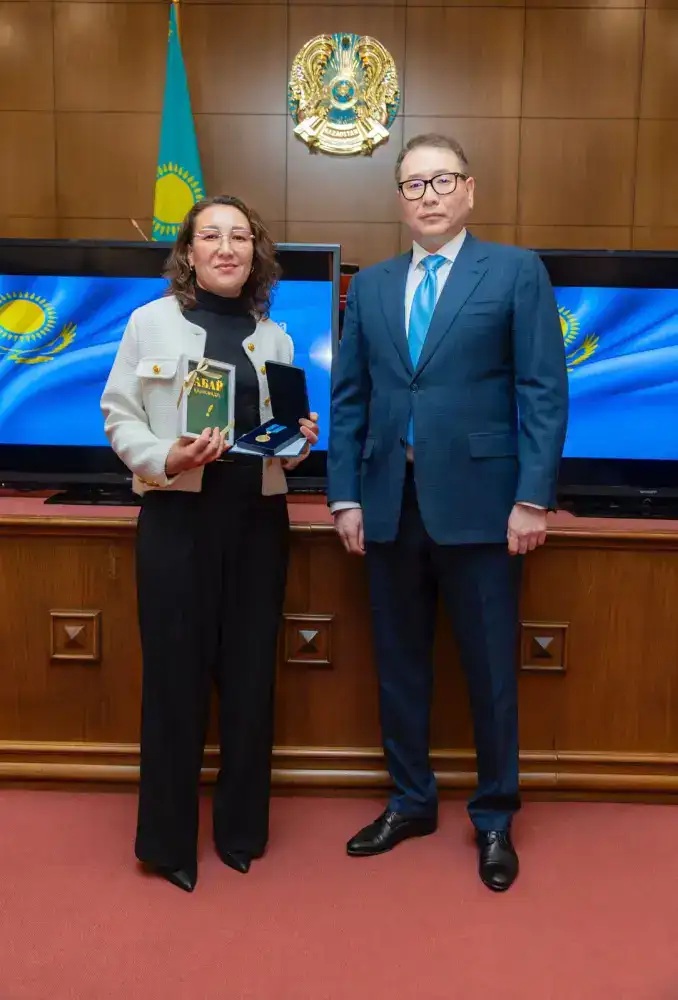 72 сотрудника торговой сферы награждены государственными и ведомственными наградами (6)