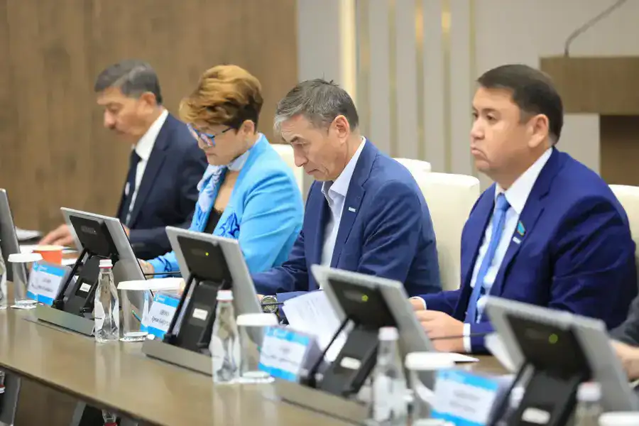 Партия «AMANAT» усиливает контроль за реализацией предвыборной программы в Актюбинской области (6)