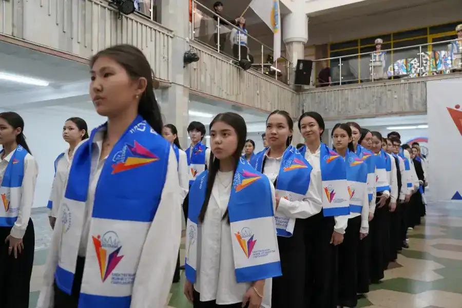 Инаугурацию президентов школьных и студенческих парламентов провели в Астане (2)