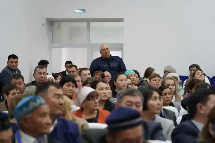 Аким Акмолинской области Марат Ахметжанов встретился с жителями Егиндыкольского района (5)