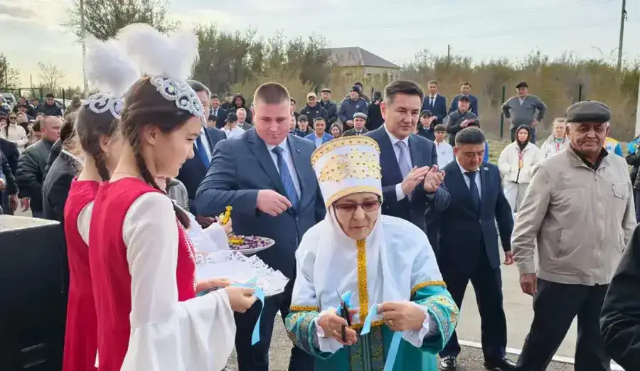 В ВКО вручили ключи от нового дома, построенного по программе «Одноэтажный Восток» (2)