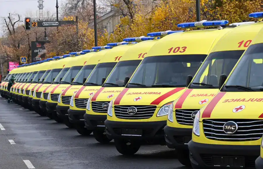 В Алматы вручены ключи от новых автомобилей скорой медицинской помощи (4)