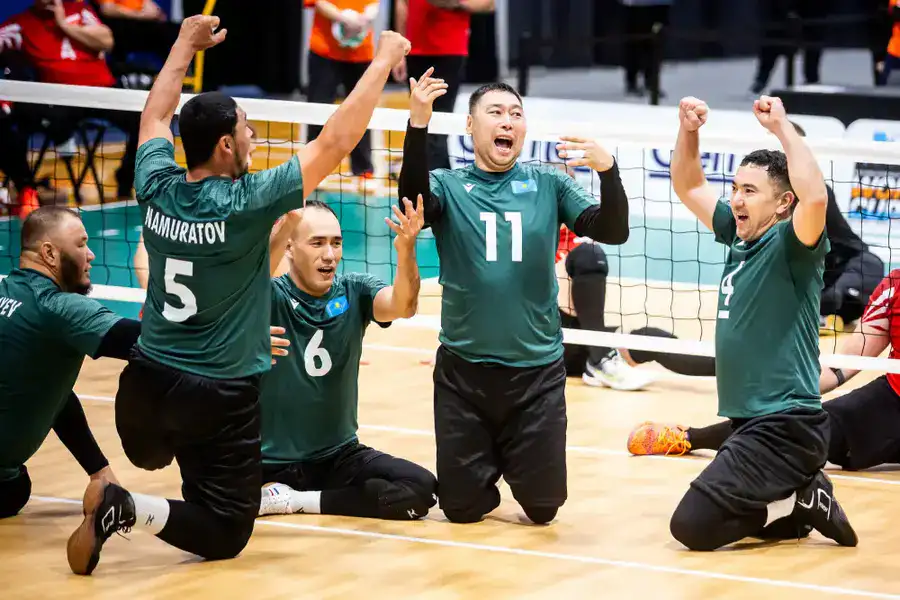 Сборная Казахстана обыграла Таиланд со счётом 3:0 и вышла в полуфинал Кубка мира (2)