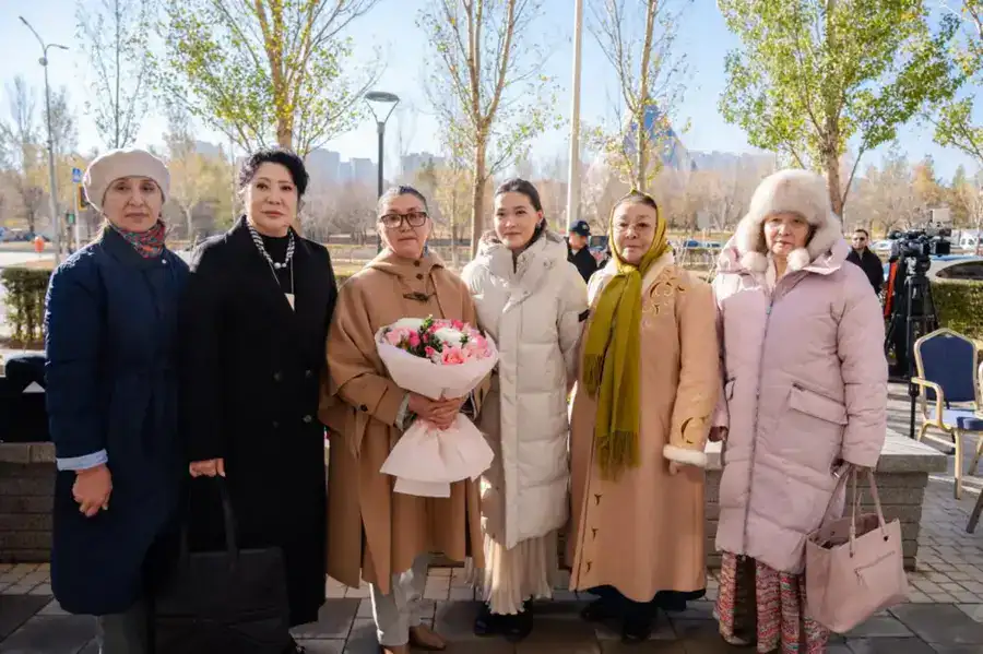 Мемориальную доску памяти Акима Тарази открыли в Астане (10)