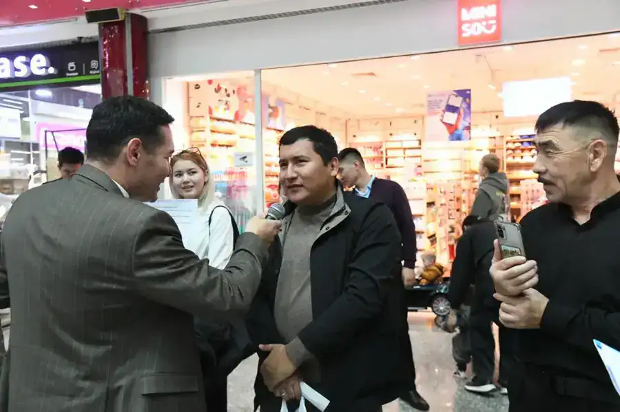 В Астане прошла акция «Ашық алаң» (2)