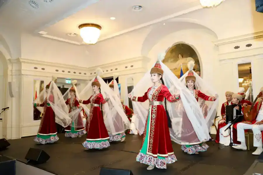 Праздничный концерт Кызылординских артистов завершился в Берне, Швейцария (3)