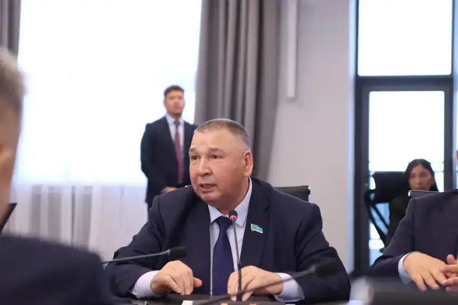 Мангистауские депутаты посетили Акмолинскую область (4)