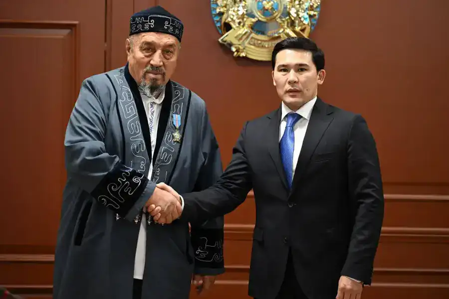 Министр наградил государственными и ведомственными наградами ряд специалистов, добившихся высоких результатов и внесших значительный вклад в развитие отечественного спорта (5)