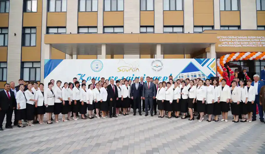 В ЧЕСТЬ ДНЯ РЕСПУБЛИКИ В ТУРКЕСТАНСКОЙ ОБЛАСТИ ОТКРЫЛАСЬ ЕЩЁ ОДНА ШКОЛА (10)