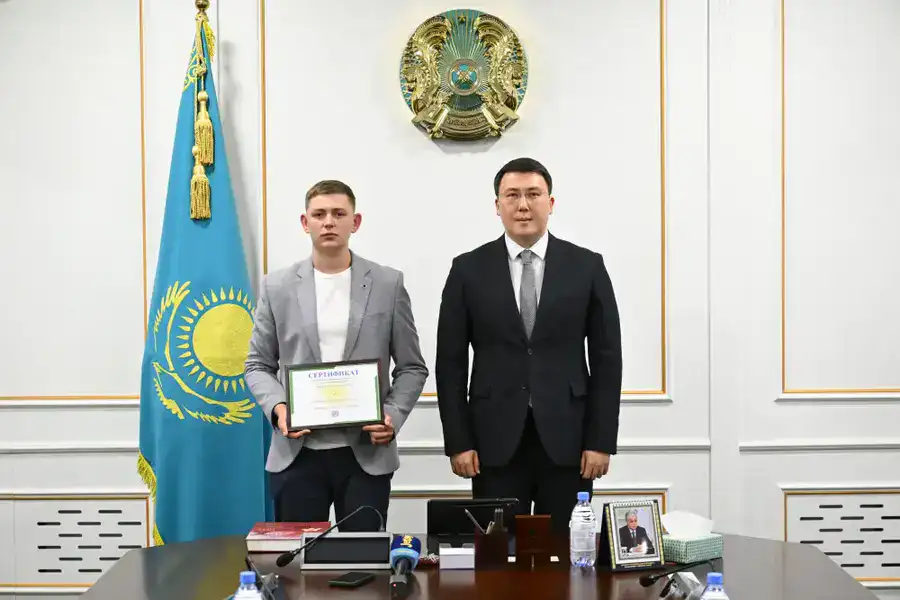 Отслуживший в армии житель области Жетісу получил грант на бесплатное обучение в вузе (3)