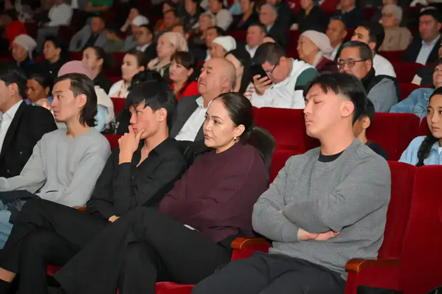 В Шымкенте был показан спектакль «Абай айтқан «Еңлік-Кебек» (9)