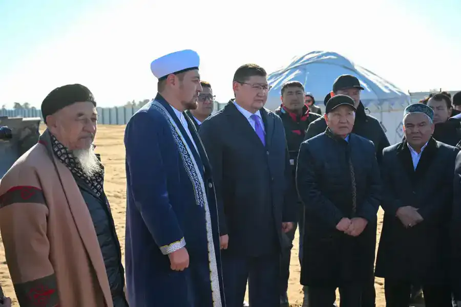В Семее в рамках акции «Абайға құрмет» началось строительство первого объекта (4)