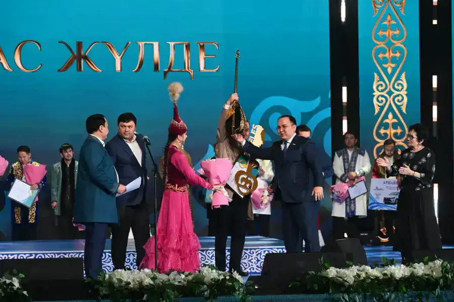 Победителей республиканского айтыса наградили в Астане (6)