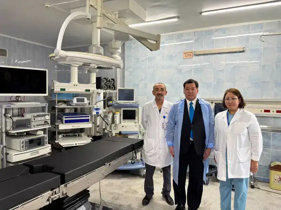 В КАЗАХСТАНЕ ВПЕРВЫЕ ПРОВЕДЕНО ЛЕЧЕНИЕ ДЕТЕЙ МЕТОДОМ ЛАЗЕРНОЙ ЛИТОТРИПСИИ (5)