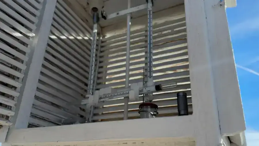 Военные метеорологи изучают современные методы прогнозирования погоды (3)