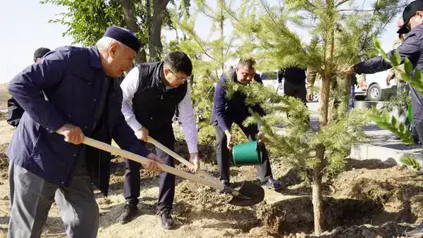 ТУРКЕСТАН: ОКОЛО 3000 ЖИТЕЛЕЙ КАЗЫГУРТА ПРИНЯЛО УЧАСТИЕ В СУББОТНИКЕ В РАМКАХ ПРОГРАММЫ «ТАЗА ҚАЗАҚСТАН» (2)