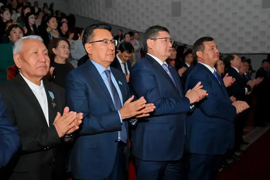 В Кызылорде показали спектакль «Абай айтқан «Еңлік-Кебек» (10)