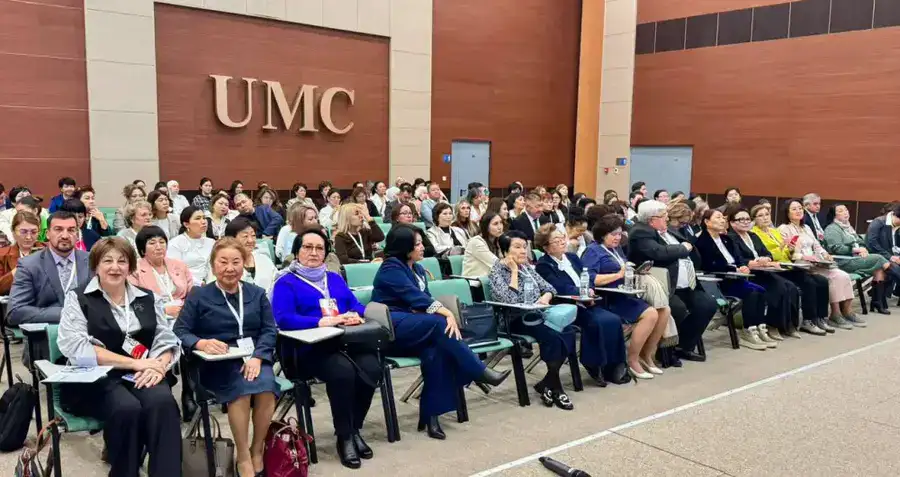 В АСТАНЕ НАГРАДИЛИ ВЕТЕРАНОВ СЛУЖБЫ РОДОВСПОМОЖЕНИЯ (6)