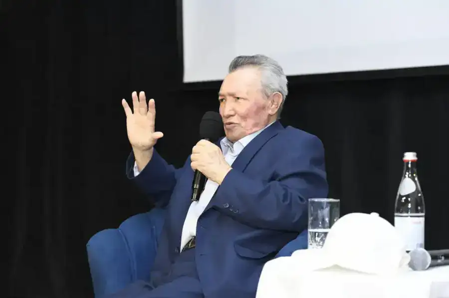 «Классик ұстаханасы»: в Астане писатели будут читать лекции для широкой публики (2)